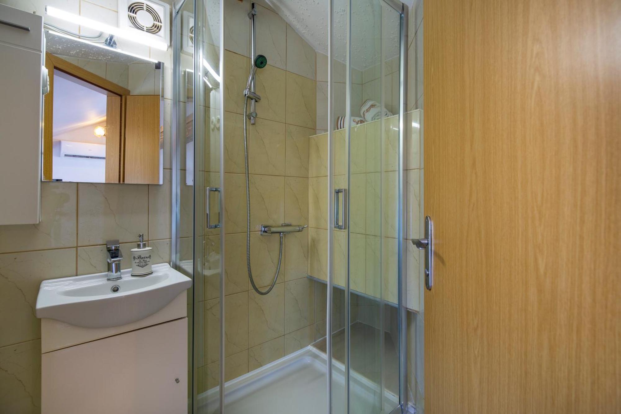 Apartman Viki Stinjan Pula Extérieur photo