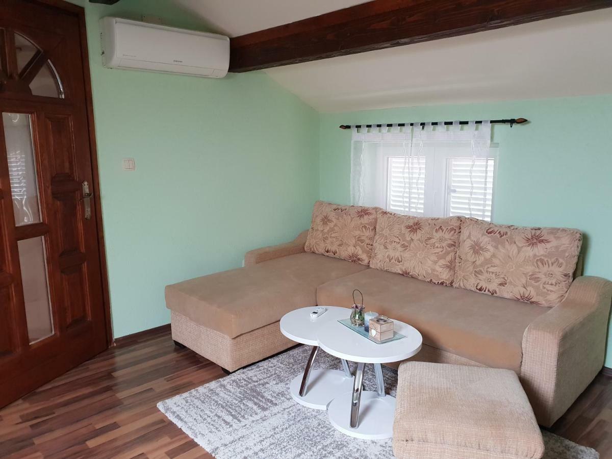 Apartman Viki Stinjan Pula Extérieur photo