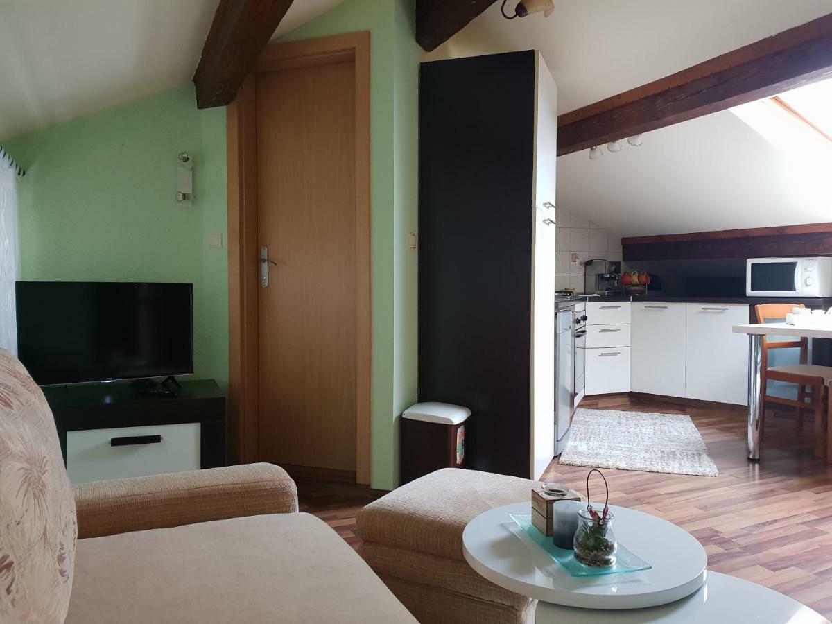 Apartman Viki Stinjan Pula Extérieur photo